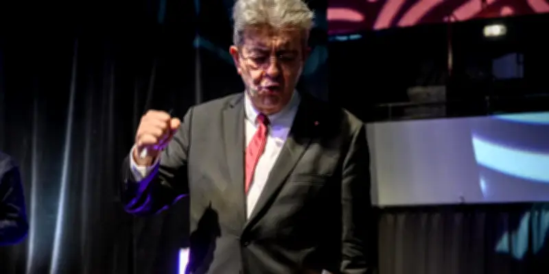 Mélenchon présente ses excuses après avoir déformé des noms, dont celui de Glucksmann