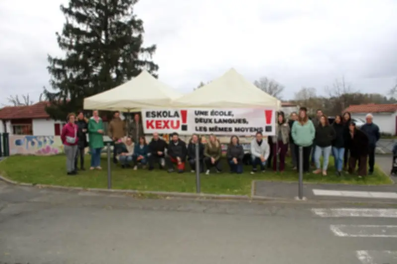 Mobilisation à Espelette contre la suppression d'un poste en français à l'école bilingue