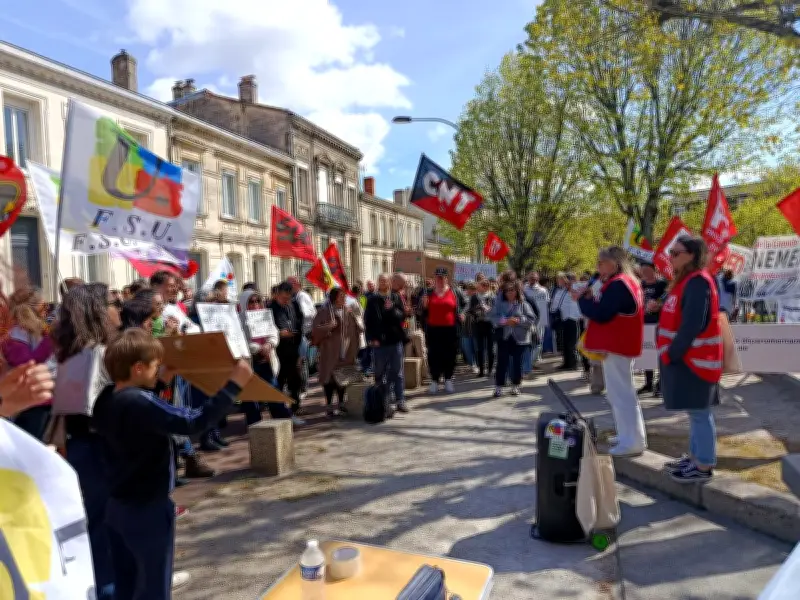Mobilisation massive contre les fermetures de classes à la rentrée prochaine