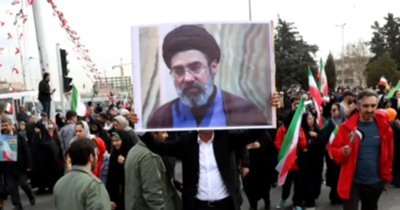 Mojtaba Khamenei nommé Guide suprême de l'Iran, tensions internationales s'intensifient