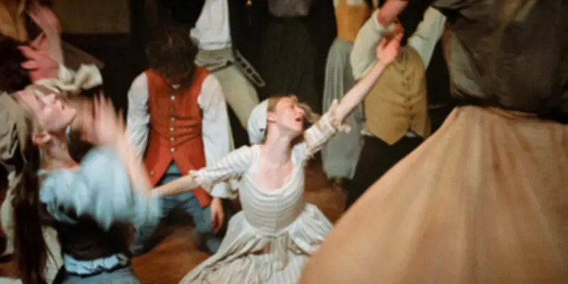 Mona Fastvold explore l'éveil spirituel d'une femme dans 'Le Testament d'Ann Lee'