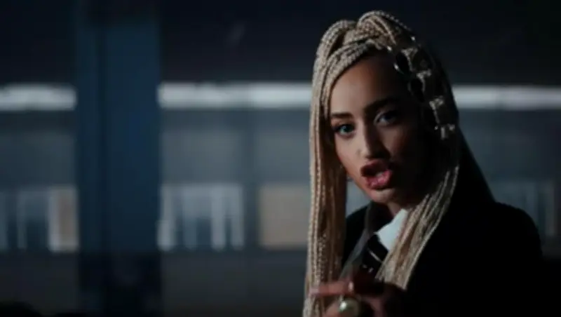 Monroe, 17 ans, représentera la France à l'Eurovision 2026 avec sa chanson « Regarde ! »