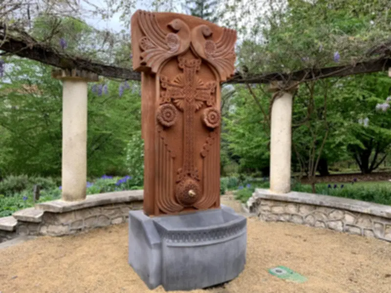 Mont-de-Marsan inaugure un khatchkar arménien, symbole d'amitié et de mémoire
