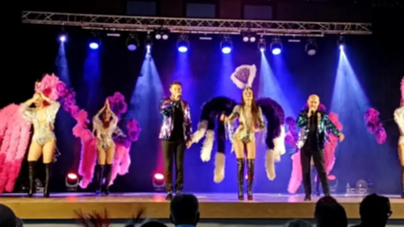 Montady célèbre la Saint-Valentin avec une soirée cabaret réussie du LCM