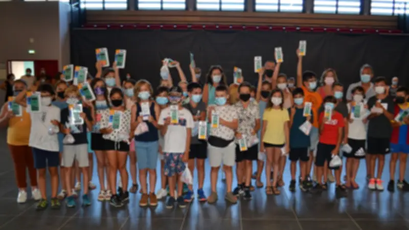 Montady : Les élèves de CM2 reçoivent leur calculatrice pour le collège