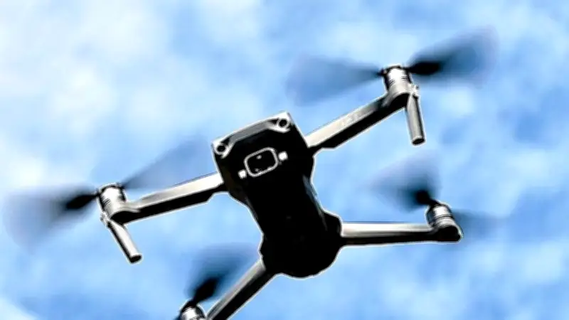 Montagnac survolé par des drones pour l'entretien du réseau électrique d'Enedis