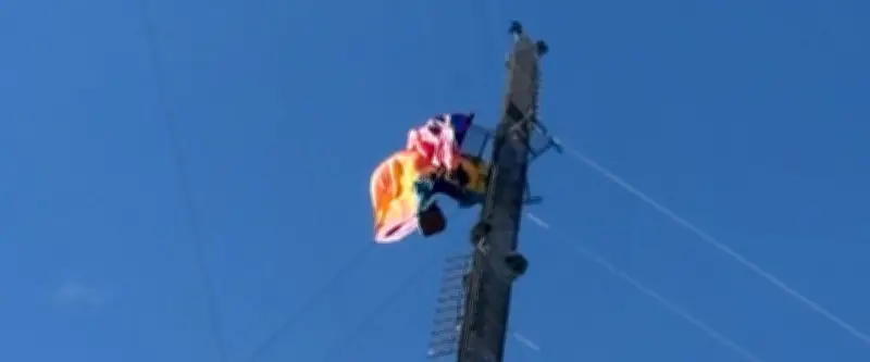 Montgolfière percute une tour au Texas : deux personnes secourues à 280 mètres