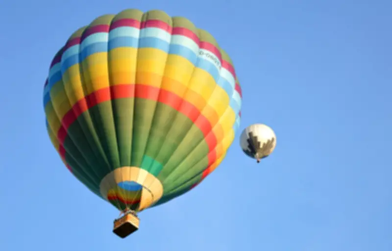 Montgolfière suspendue à 300 m après un choc avec une antenne au Texas