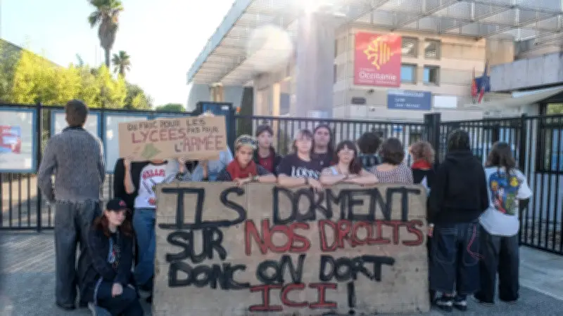 Montpellier : des lycéens dorment sous tente pour dénoncer le manque de moyens éducatifs