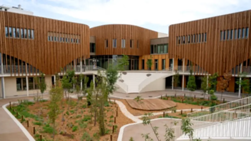 Montpellier inaugure l'école Hypatie, un modèle d'architecture écologique et de mixité scolaire