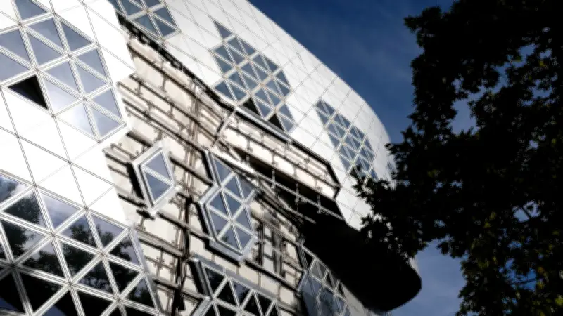 Montpellier : plainte contre Revol, frais du maire et lycée qui s'effrite