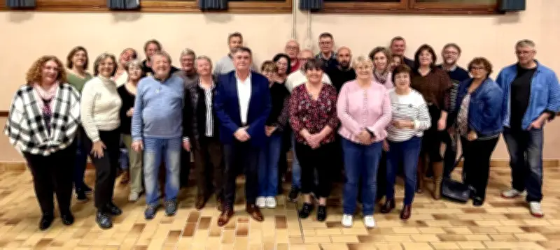 Moulis-en-Médoc : le maire réélu célèbre son équipe après un mandat difficile