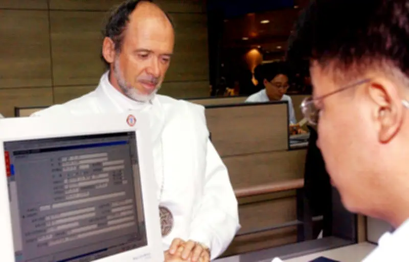 Mouv’enfants manifeste pour Lydia Hadjara, accusée de diffamation après ses révélations sur Raël