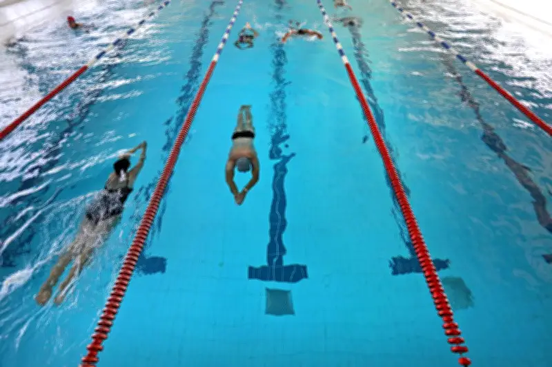 Mérignac : un septuagénaire interpellé pour exhibition sexuelle dans une piscine