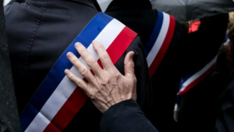 Municipales 2026 : 92% des Français jugent l'étiquette politique du maire peu importante