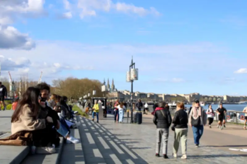 Municipales 2026 à Bordeaux : pourquoi certains citoyens choisissent l'abstention