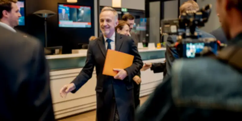 Municipales 2026 : Emmanuel Grégoire appelle à barrer la route à l'extrême droite à Paris