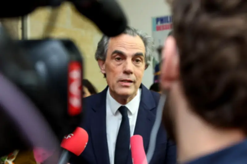 Municipales 2026 en Gironde : le RN progresse, triangulaire à Bordeaux, maires sortants réélus