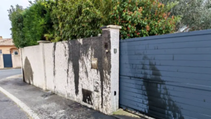 Municipales 2026 en Occitanie : la campagne vire à l'intimidation et au vandalisme