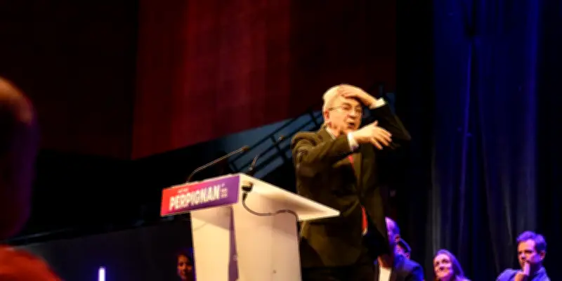 Municipales 2026 : La Nouvelle France, un thème électrique au cœur de la campagne de Jean-Luc Mélenchon