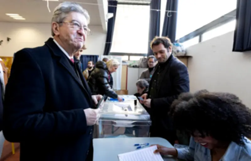 Municipales 2026 : Mélenchon anticipe une dizaine de victoires pour LFI au second tour