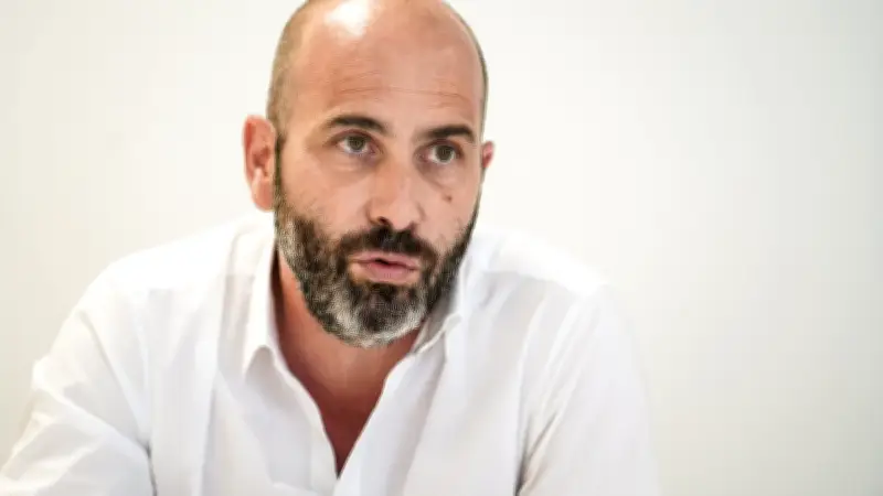 Municipales 2026 à Nîmes : Vincent Bouget défend la démocratie participative face au RN