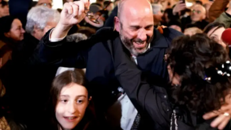 Municipales 2026 à Nîmes : Vincent Bouget et l'Union de la gauche remportent la mairie