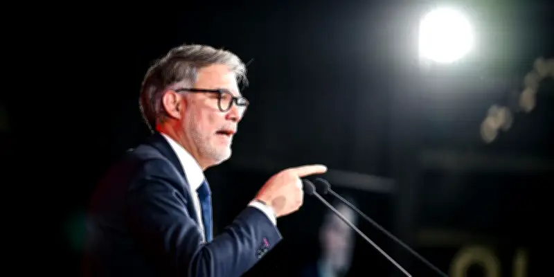 Municipales 2026 : Olivier Faure critique Mélenchon, Vallaud exige une clarification du PS