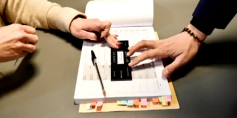 Municipales 2026 : participation à 19,37% à midi, légère hausse post-pandémie