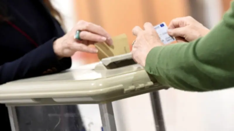Municipales 2026 : Participation en hausse, résultats attendus dans les grandes villes