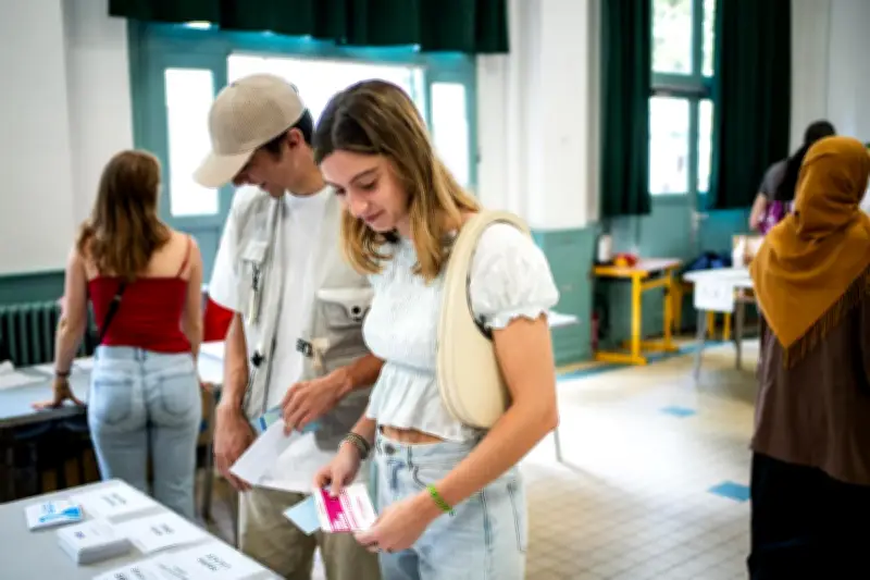 Municipales 2026 : Pourquoi les jeunes de 18-34 ans boudent-ils massivement les urnes ?