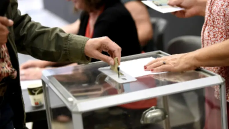 Municipales 2026 à Sète : suivez le premier tour en direct, ambiance et participation