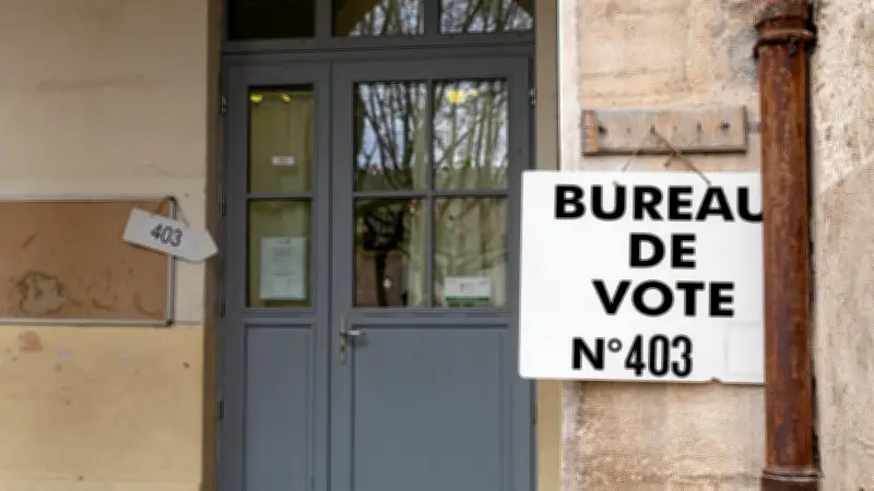 Municipales 2026 : trois décès tragiques dans des bureaux de vote en France