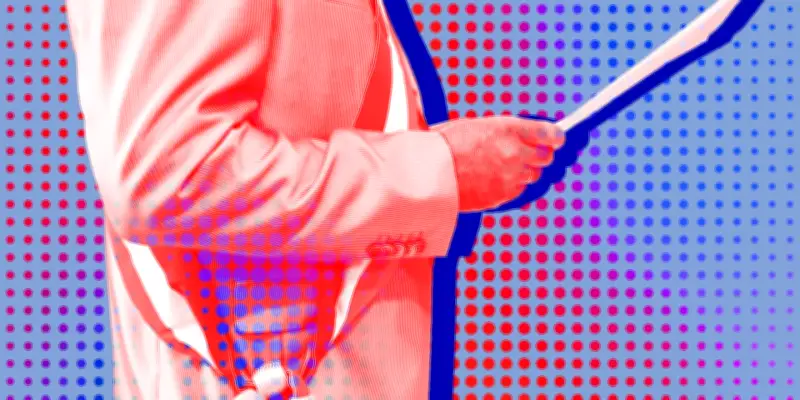 Municipales 2026 : une égalité parfaite des maires élus et une moyenne d'âge en baisse