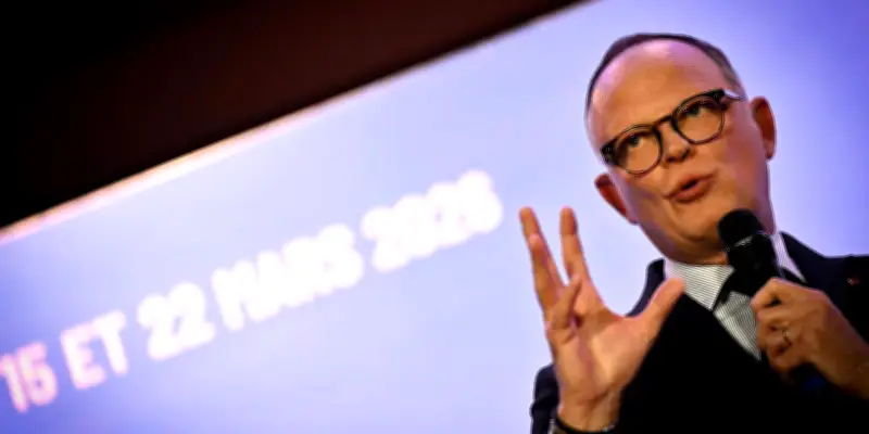 Municipales : la tendance à transformer un scrutin local en test national interroge