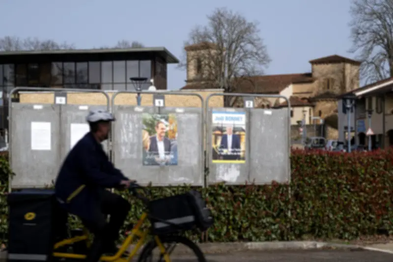 Municipales : les deux rivaux de 2020 se succèdent dans la même salle pour des réunions publiques