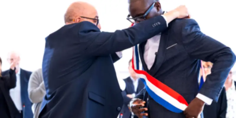 Municipales : les nouveaux élus Insoumis s'installent dans un climat électrique