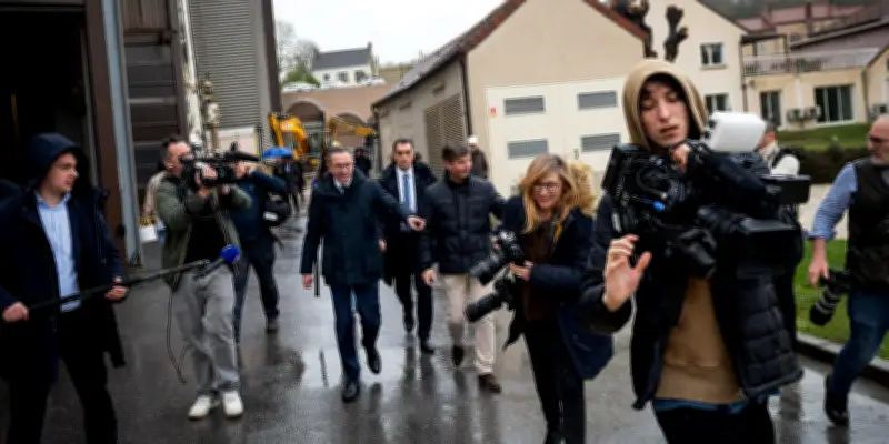 Municipales : LR mise sur son maillage local pour rester la première force politique