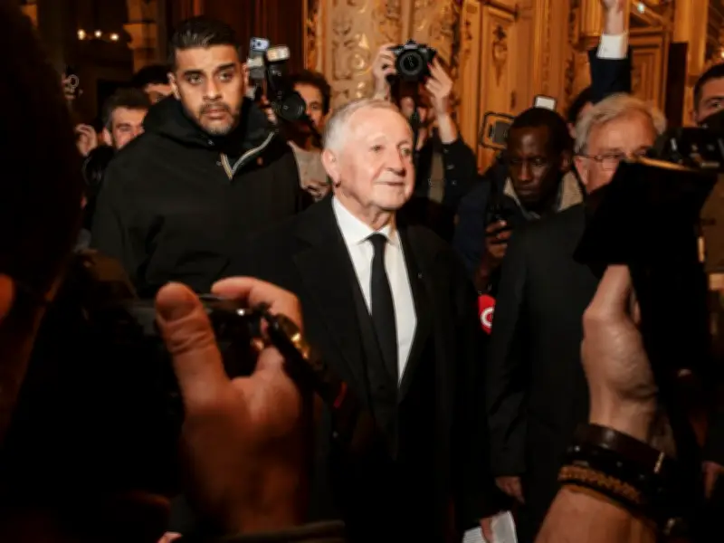 Municipales à Lyon : Aulas critiqué pour sa campagne jugée insincère et son tri des journalistes