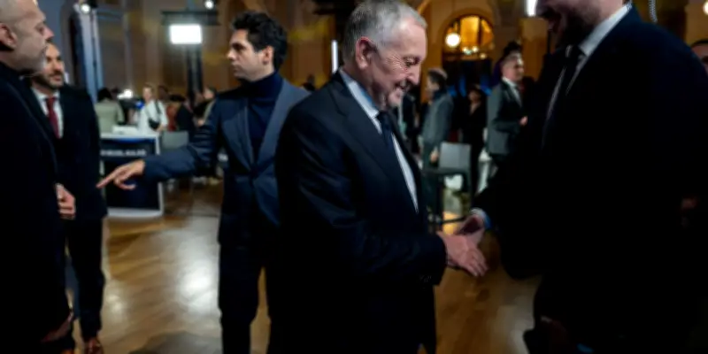 Municipales à Lyon : la candidature probusiness de Jean-Michel Aulas vivement critiquée