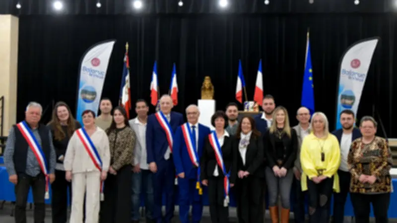 Mèze installe son nouveau conseil municipal avec Christian Ruis comme maire