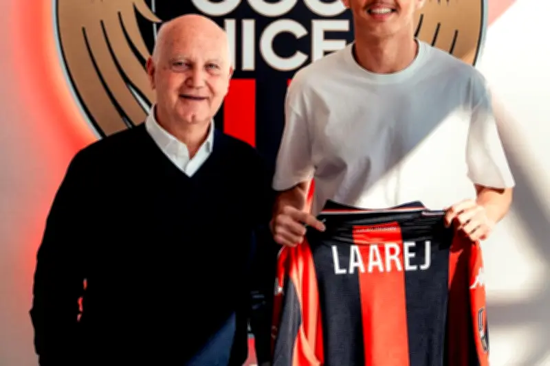 Nassim Laarej signe son premier contrat pro avec l'OGC Nice à 17 ans