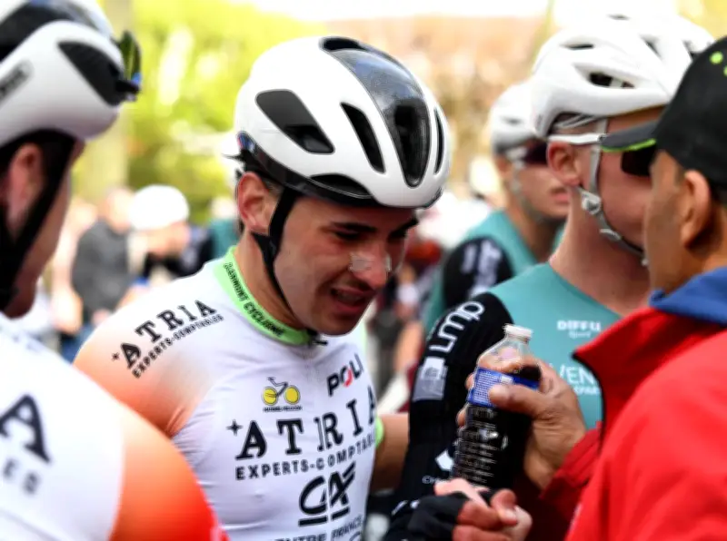 Nathan Dos Reis remporte la classique Bordeaux-Saintes 2026 pour l'EC Clermont