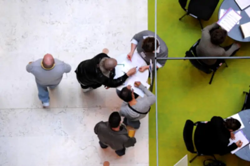 Neurodiversité en entreprise : un guide gouvernemental pour mieux intégrer 15% de la population