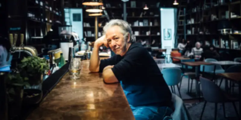 Nicolas Briançon enchaîne deux spectacles par soirée à Paris, une performance théâtrale