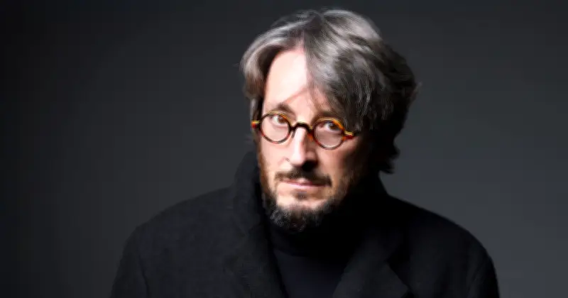 Nicolas d'Estienne d'Orves explore la luxure dans son nouveau roman 'La Reine de mai'