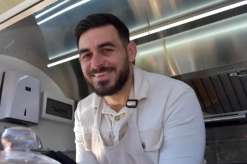 Nicolas Marinho lance son kiosque de hot-dogs artisanaux à Blanquefort