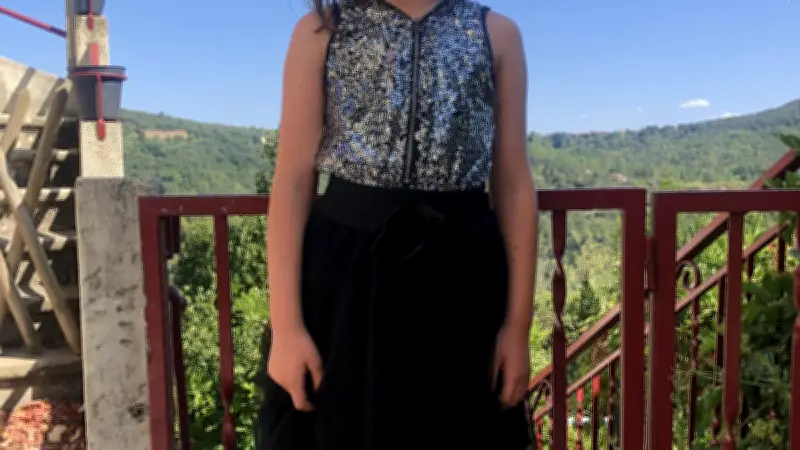 Ninon, 8 ans, remporte un concours international de dessin avec une œuvre émouvante