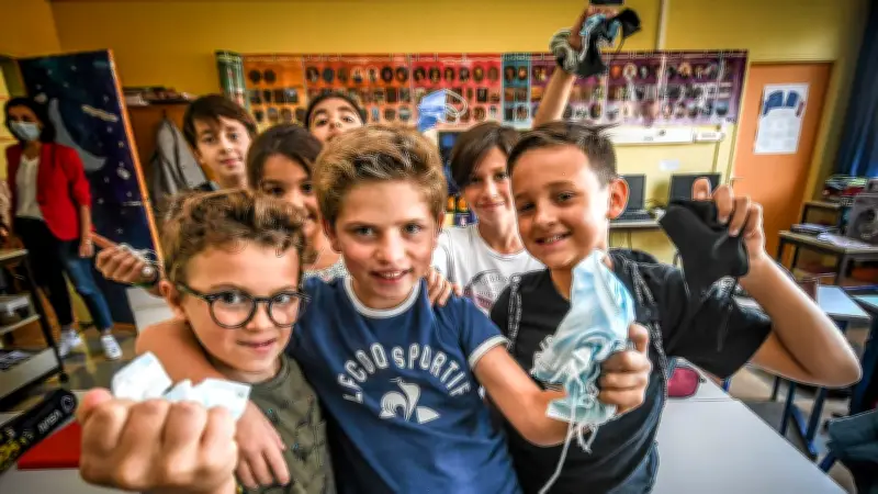 Nîmes : les écoliers du Gard retrouvent le sourire sans masque en classe