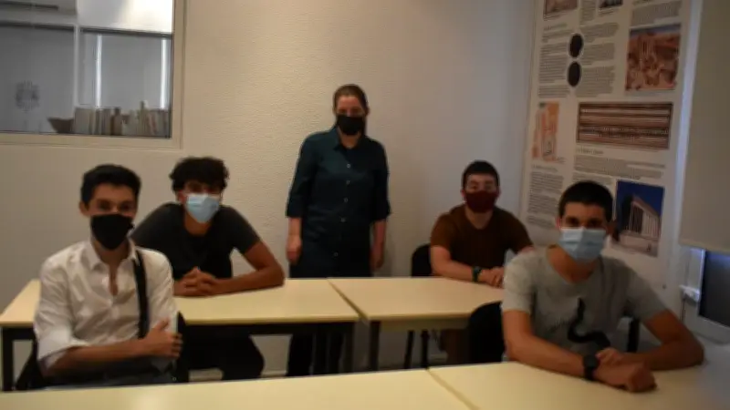 À Nîmes, l'Étude de la Maison Carrée propose cours particuliers et stages pour élèves et adultes